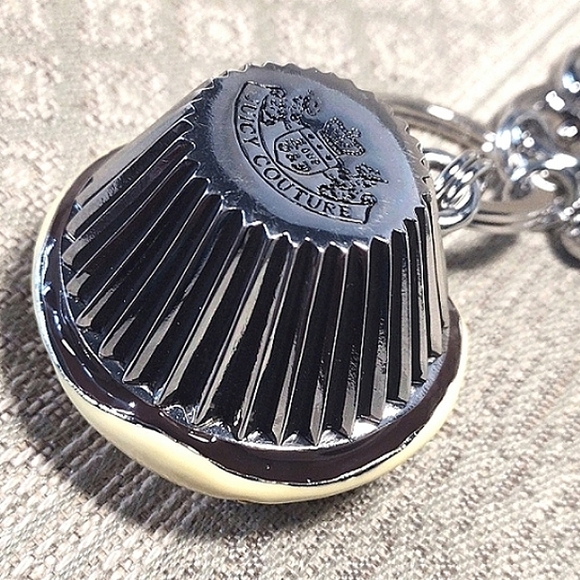 Juicy Couture Y2K Cupcake Charm or Keychain - Picture 10 of 16